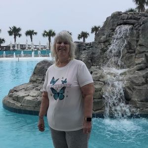 Meet your Posher, Laurie